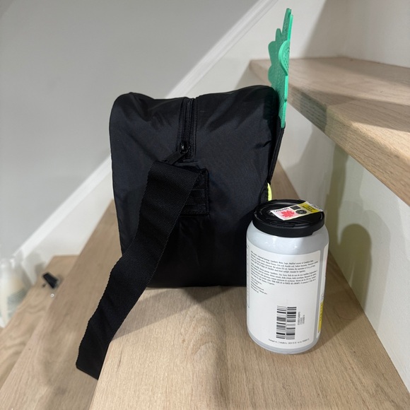 Pink small over the shoulder pineapple bag - Picture 3 of 4